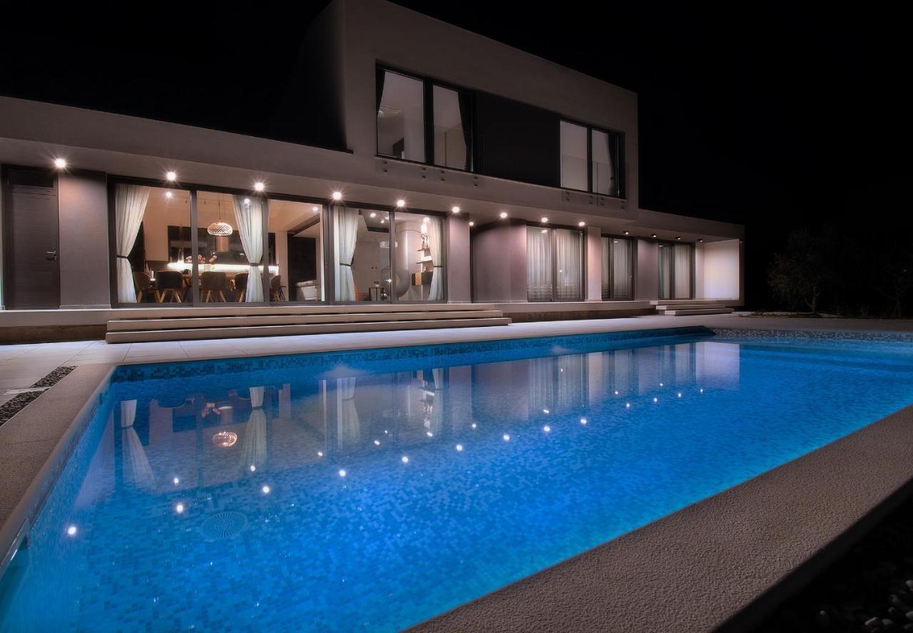 Martincic Residence - 5 Stars Luxury With Pool Heating On 4000M2 Rakalj Exterior foto
