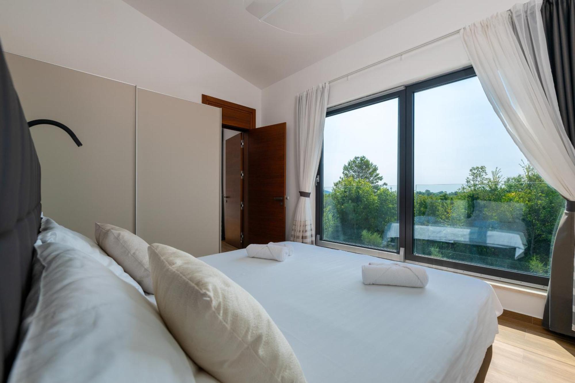Martincic Residence - 5 Stars Luxury With Pool Heating On 4000M2 Rakalj Exterior foto
